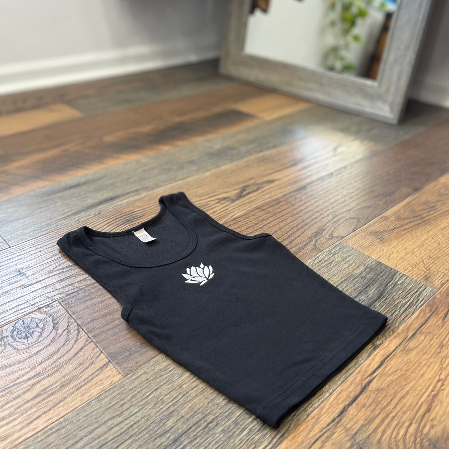 Embroidered Crop Tank Top - Black