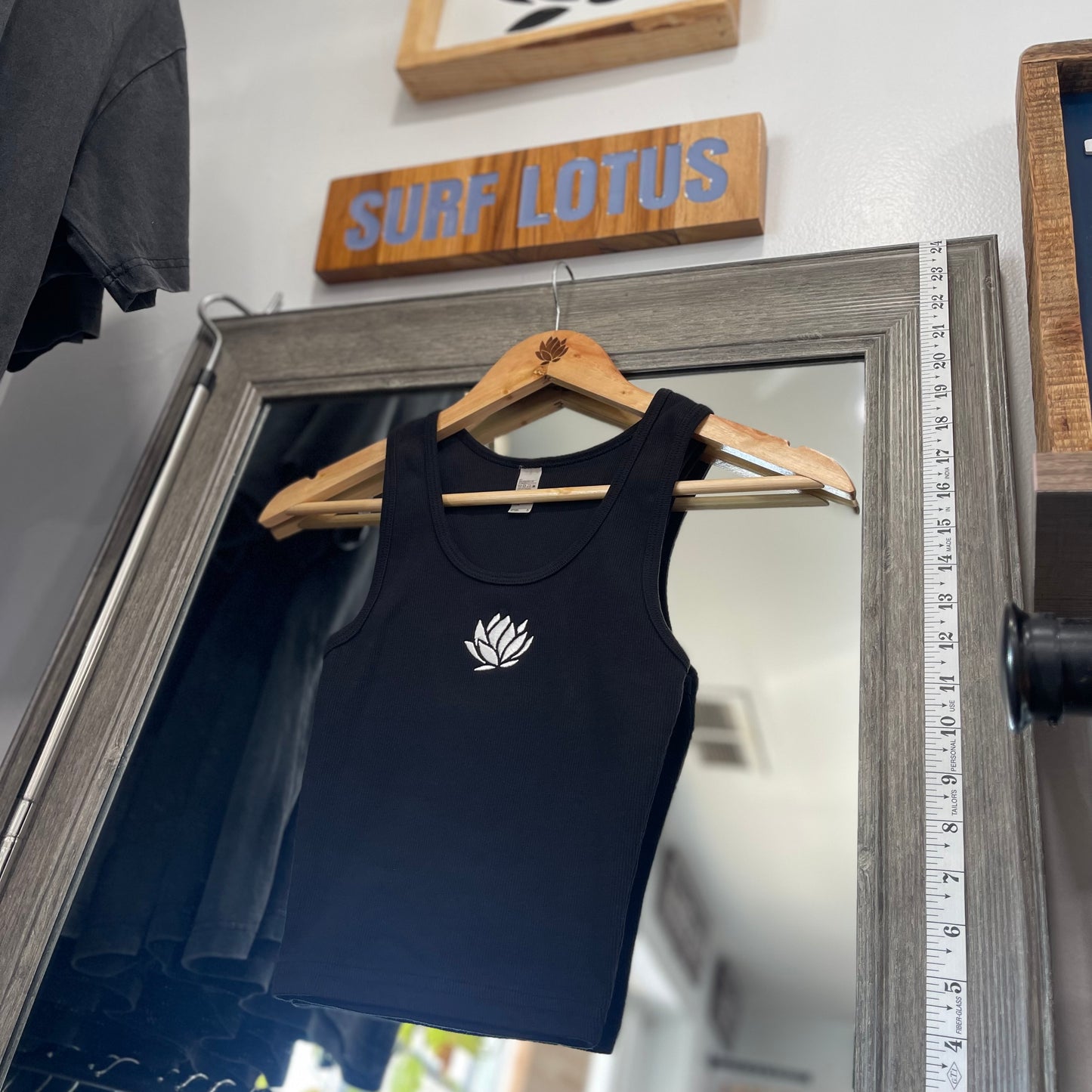 Embroidered Crop Tank Top - Black